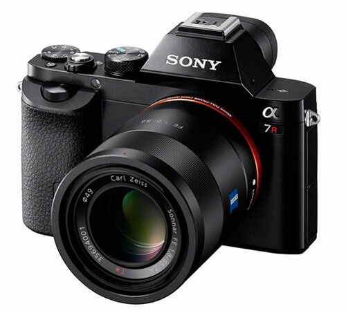 Так выглядят полнокадровые беззеркальные фотоаппараты Sony Alpha A7 и Alpha A7R